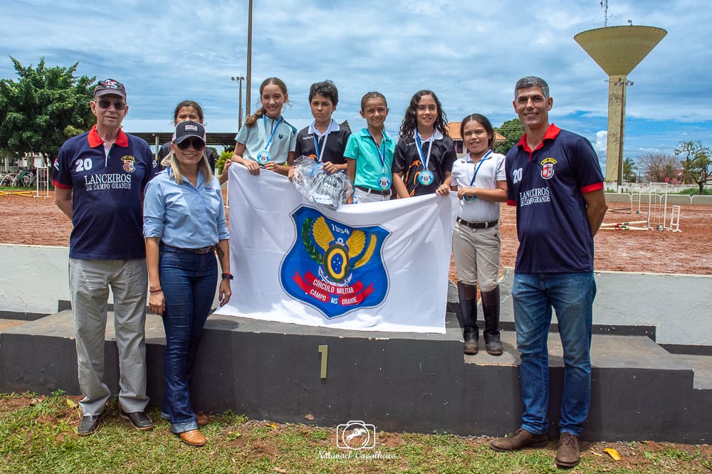 Entrega da premiação na categoria 40 cm. Foto Natanael Cavalheiro